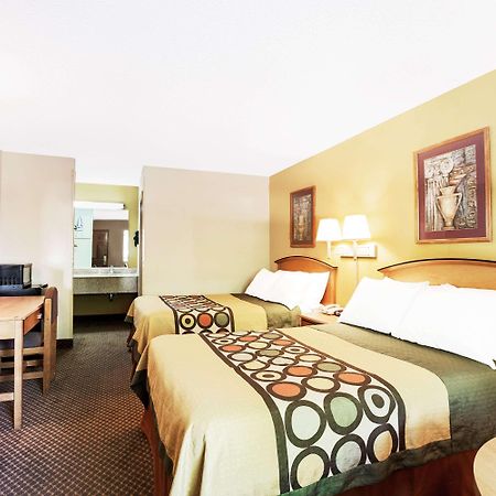 Super 8 By Wyndham Charlotte Downtown Area Motel Eksteriør billede