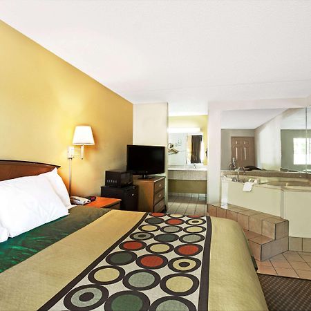 Super 8 By Wyndham Charlotte Downtown Area Motel Eksteriør billede
