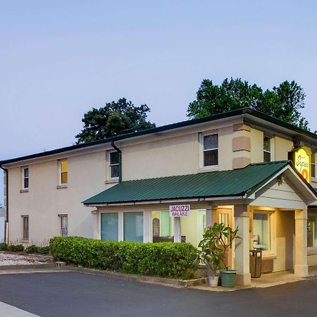 Super 8 By Wyndham Charlotte Downtown Area Motel Eksteriør billede