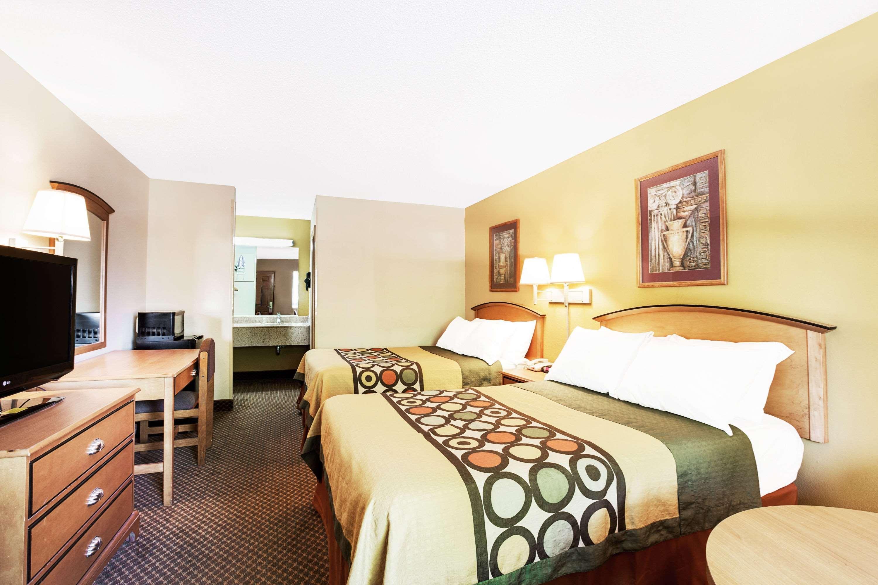 Super 8 By Wyndham Charlotte Downtown Area Motel Eksteriør billede