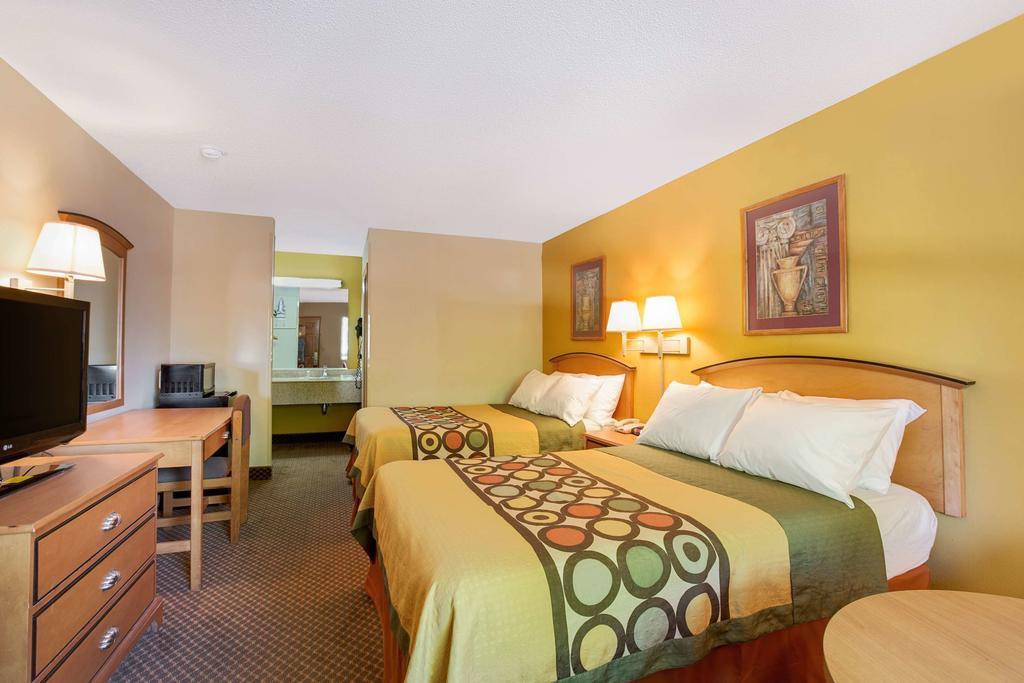 Super 8 By Wyndham Charlotte Downtown Area Motel Eksteriør billede